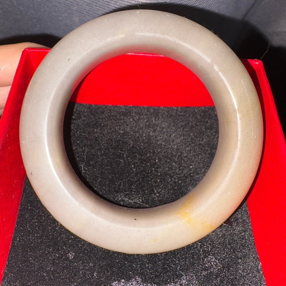 natural Jade(she-tai cui) Bangle